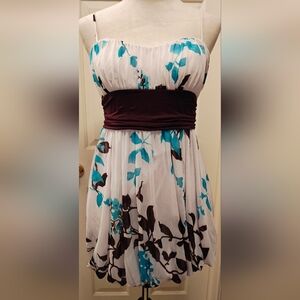 Y2K Speechless Floral Mini Dress w Bubble Hem, Tie Back Sash & Ruched Bodice.